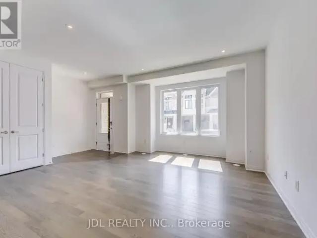 Townhouse 3 Bedroom For Rent Oakville ON 3750 ES103215936
