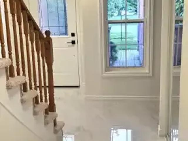 Townhouse 3 Bedroom For Rent Oakville ON 3900 ES105023455