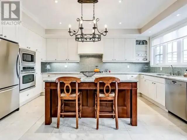 Townhouse 3 Bedroom For Rent Oakville ON 5600 ES102883643