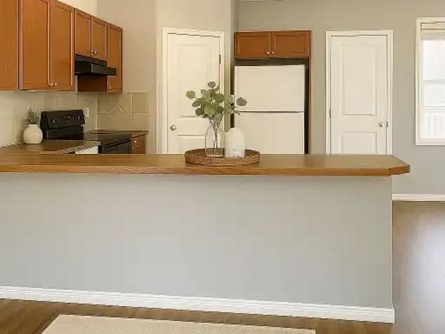 Townhouse 3 Bedroom For Rent Airdrie AB 1990 ES104434302