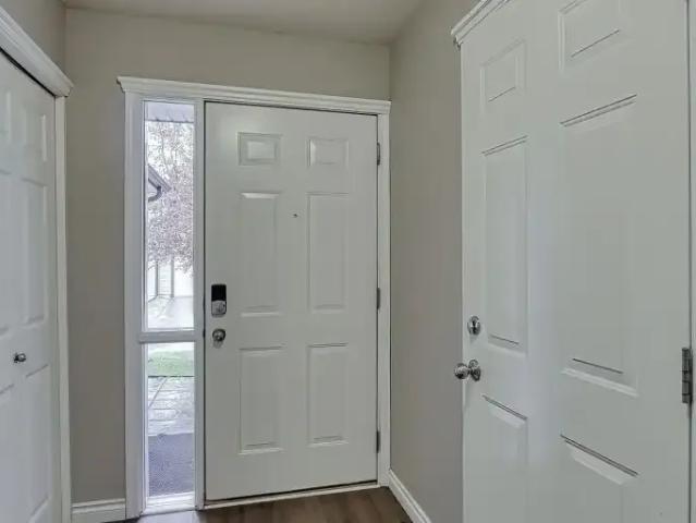 Townhouse 3 Bedroom For Rent Airdrie AB 2150 ES105110850