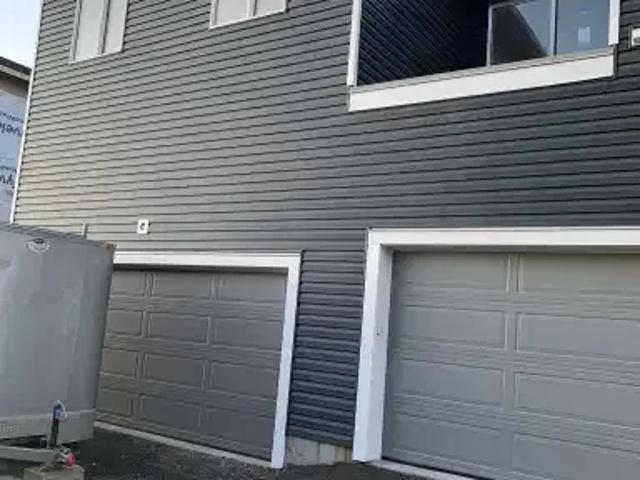 Townhouse 3 Bedroom For Rent Airdrie AB 2250 ELS102845792