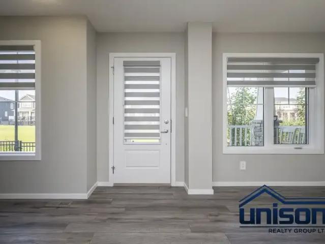 Townhouse 3 Bedroom For Rent Airdrie AB 2250 ES105150630