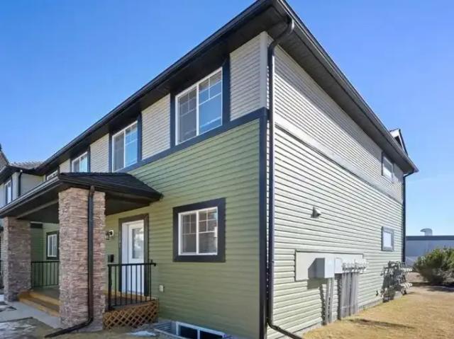 Townhouse 3 Bedroom For Rent Airdrie AB 2300 ELS103118900