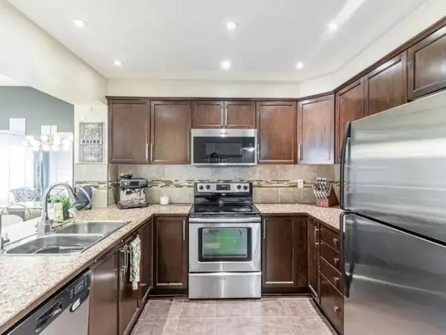 Townhouse 3 Bedroom For Rent Airdrie AB 2500 ES103879484