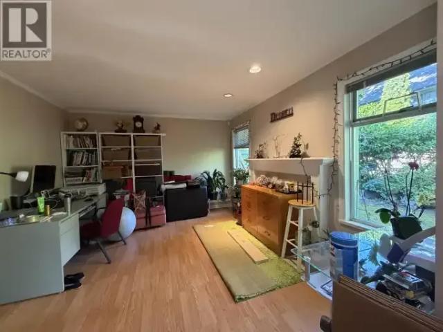 Townhouse 3 Bedroom For Rent Burnaby BC 2700 ES104824666