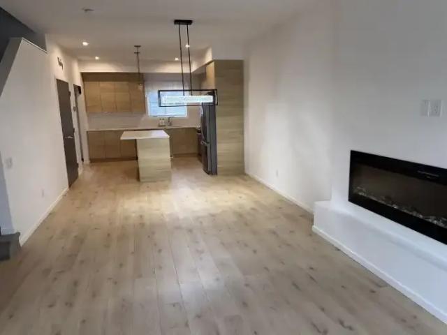 Townhouse 3 Bedroom For Rent Beaumont AB 2200 ELS103011789