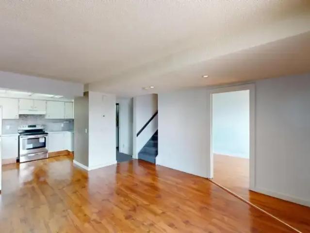 Townhouse 3 Bedroom For Rent Calgary AB 1600 ES105047933