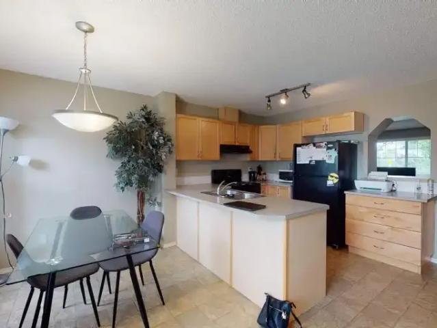 Townhouse 3 Bedroom For Rent Calgary AB 1800 ES103958673