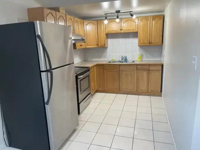 Townhouse 3 Bedroom For Rent Calgary AB 1975 ES105087698