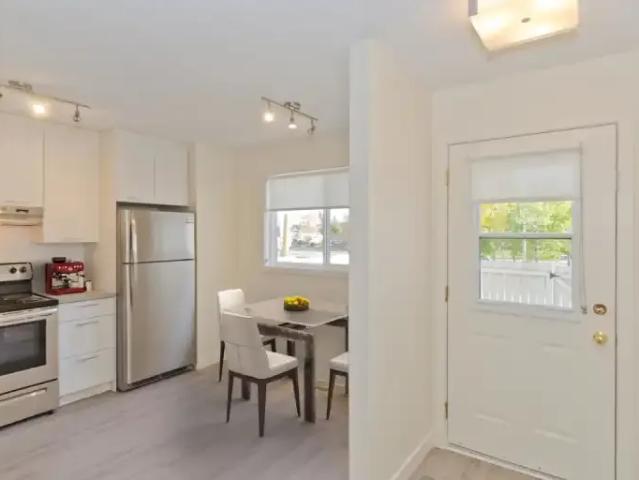 Townhouse 3 Bedroom For Rent Calgary AB 1979 ES102242580