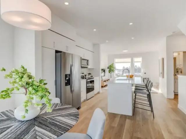 Townhouse 3 Bedroom For Rent Calgary AB 1995 ES103367593