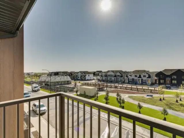 Townhouse 3 Bedroom For Rent Calgary AB 2195 ELS98955544