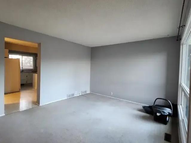 Townhouse 3 Bedroom For Rent Calgary AB 2100 ES102551201