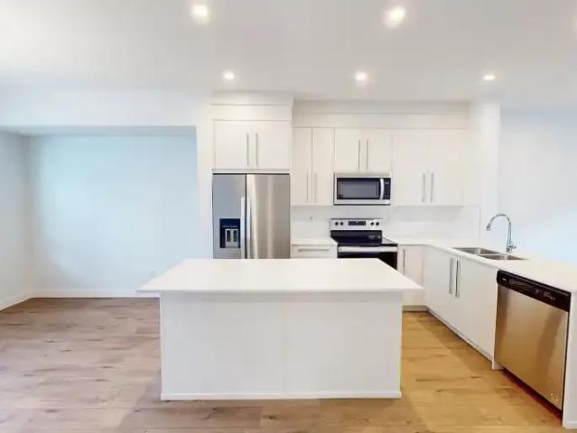 Townhouse 3 Bedroom For Rent Calgary AB 2100 ES102846497
