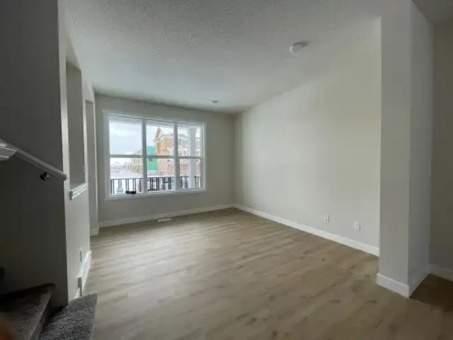 Townhouse 3 Bedroom For Rent Calgary AB 2100 ES103355306