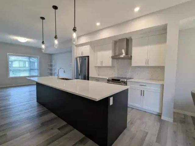 Townhouse 3 Bedroom For Rent Calgary AB 2350 ES104181790