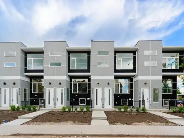 Townhouse 3 Bedroom For Rent Calgary AB 2375 ES104182321