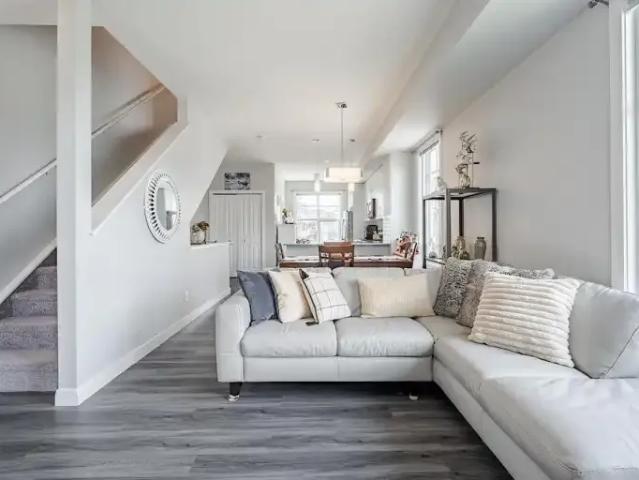 Townhouse 3 Bedroom For Rent Calgary AB 2300 ES102587452