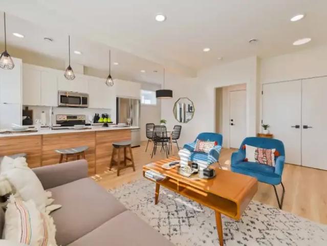 Townhouse 3 Bedroom For Rent Calgary AB 2300 ES104888044