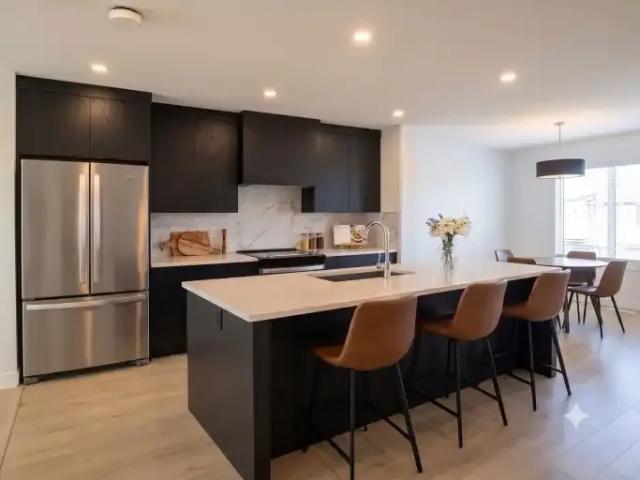 Townhouse 3 Bedroom For Rent Calgary AB 2325 ES104182524