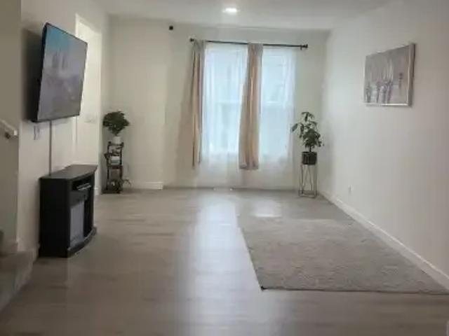 Townhouse 3 Bedroom For Rent Calgary AB 2450 ELS103011766