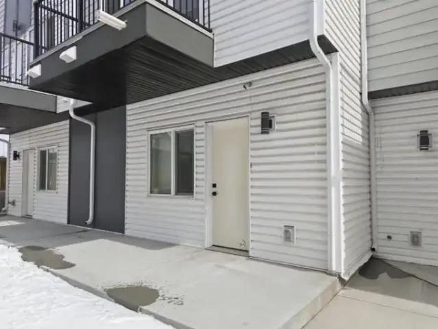 Townhouse 3 Bedroom For Rent Calgary AB 2450 ELS103011790