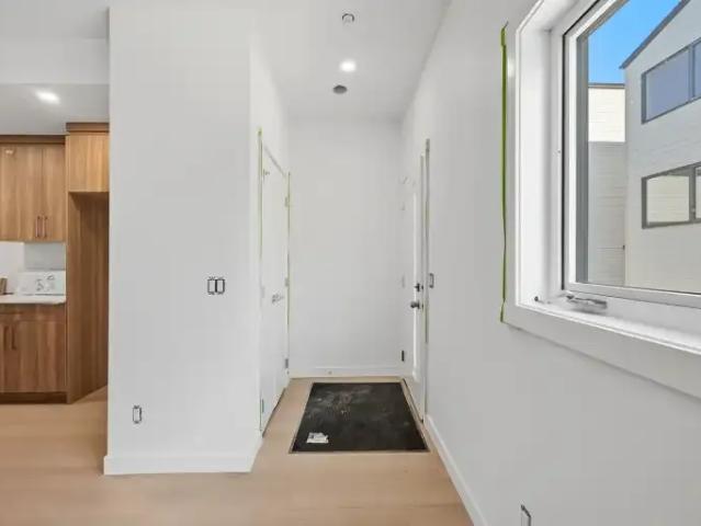 Townhouse 3 Bedroom For Rent Calgary AB 2450 ELS103030702