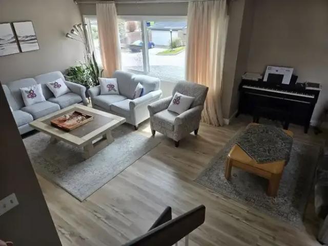 Townhouse 3 Bedroom For Rent Calgary AB 2450 ES102339088