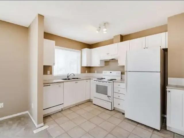 Townhouse 3 Bedroom For Rent Calgary AB 2550 ES102658249