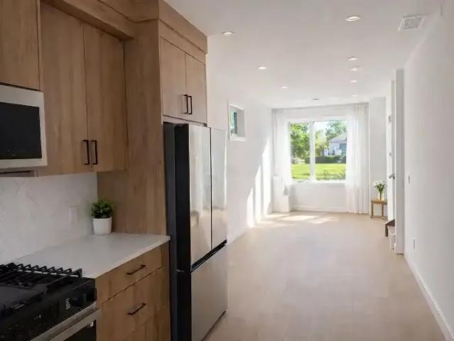 Townhouse 3 Bedroom For Rent Calgary AB 2650 ELS102052365