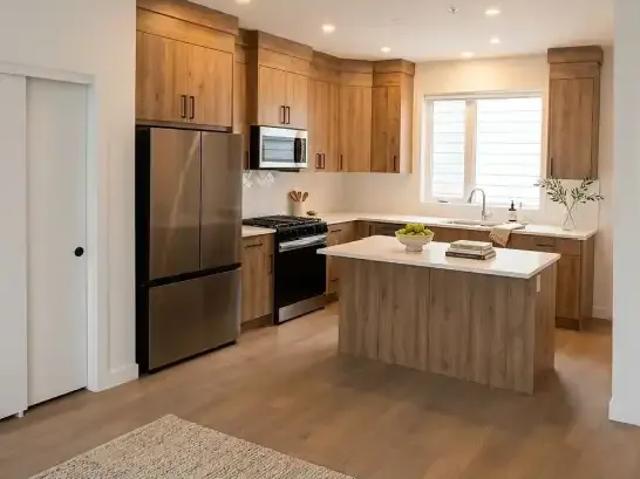 Townhouse 3 Bedroom For Rent Calgary AB 2650 ES102052367