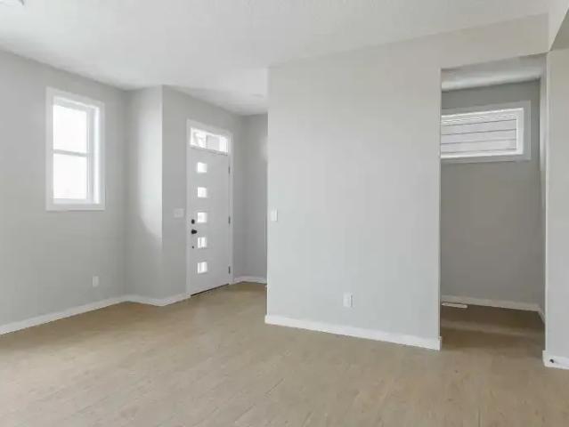 Townhouse 3 Bedroom For Rent Calgary AB 2699 ES103338278