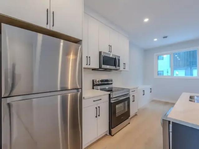 Townhouse 3 Bedroom For Rent Calgary AB 2600 ELS101015492
