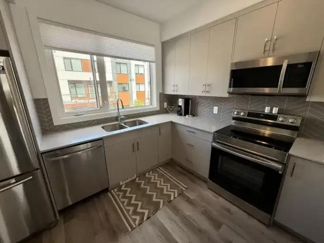 Townhouse 3 Bedroom For Rent Calgary AB 3000 ES103338330
