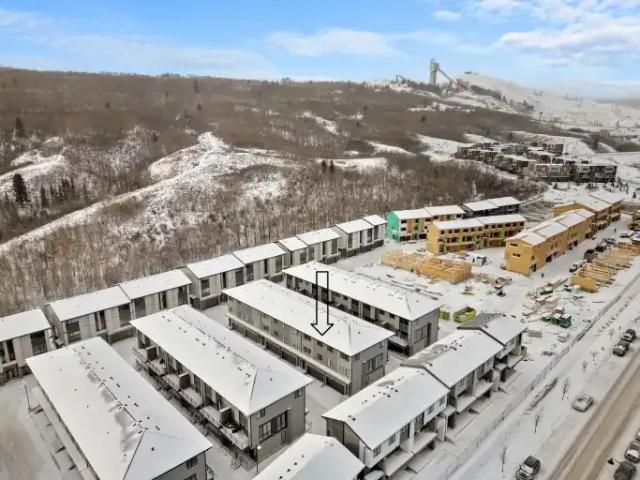 Townhouse 3 Bedroom For Rent Calgary AB 3295 ELS102914745