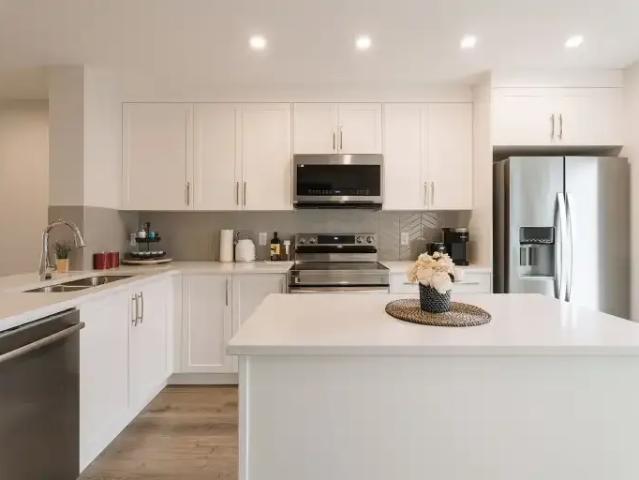 Townhouse 3 Bedroom For Rent Calgary AB 4288 ES104179299