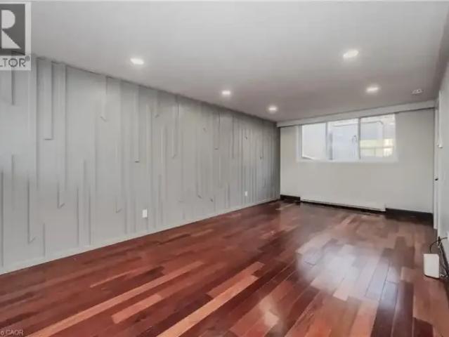 Townhouse 3 Bedroom For Rent Cambridge ON 2500 ES103355355