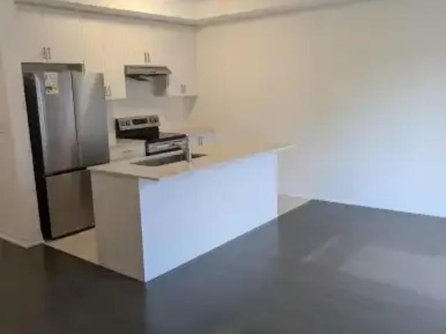 Townhouse 3 Bedroom For Rent Cambridge ON 2600 ES104876979