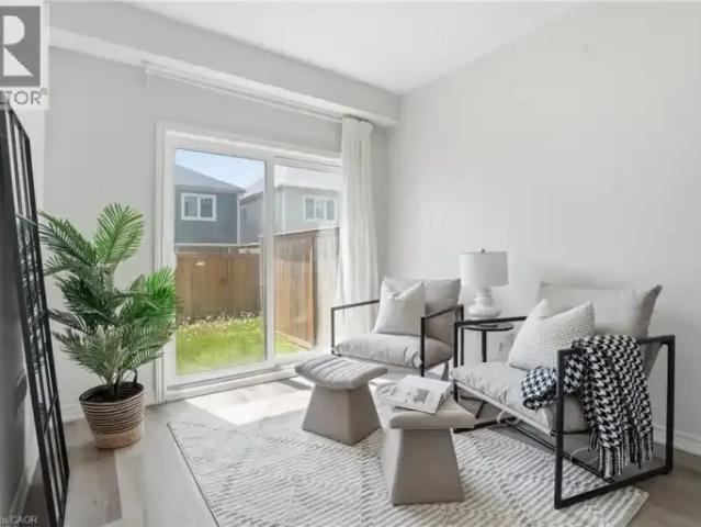 Townhouse 3 Bedroom For Rent Cambridge ON 2700 ES104106761