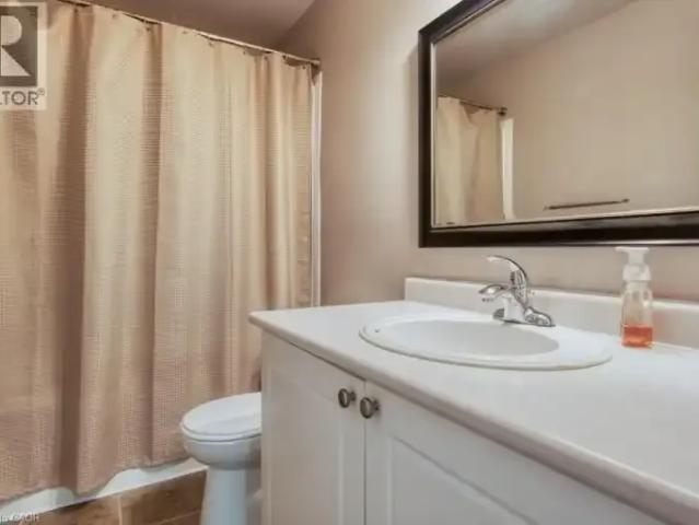 Townhouse 3 Bedroom For Rent Cambridge ON 2700 ES102883585