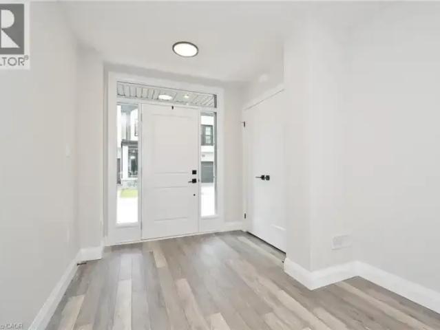 Townhouse 3 Bedroom For Rent Cambridge ON 2750 ES103739992