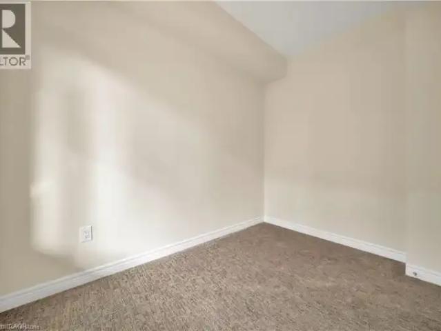 Townhouse 3 Bedroom For Rent Cambridge ON 2800 ES98956308