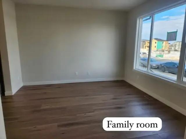 Townhouse 3 Bedroom For Rent Chestermere AB 2499 ES101826750