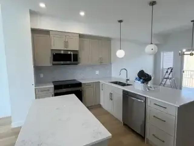 Townhouse 3 Bedroom For Rent Chestermere AB 2200 ES103322655