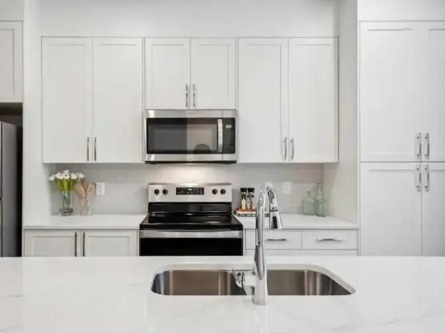 Townhouse 3 Bedroom For Rent Cochrane AB 2495 ES102629416