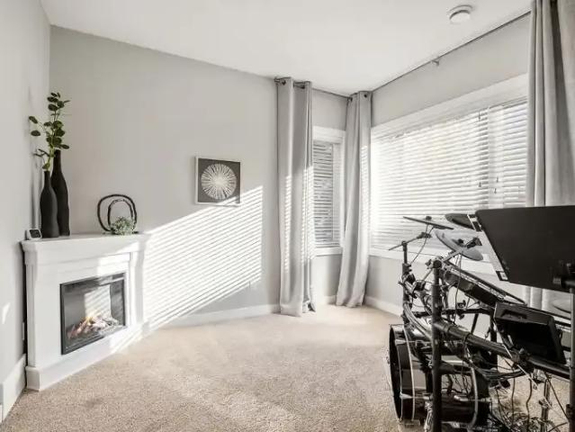 Townhouse 3 Bedroom For Rent Cochrane AB 3650 ES104782669