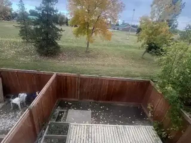 Townhouse 3 Bedroom For Rent Edmonton AB 1400 ES105226636