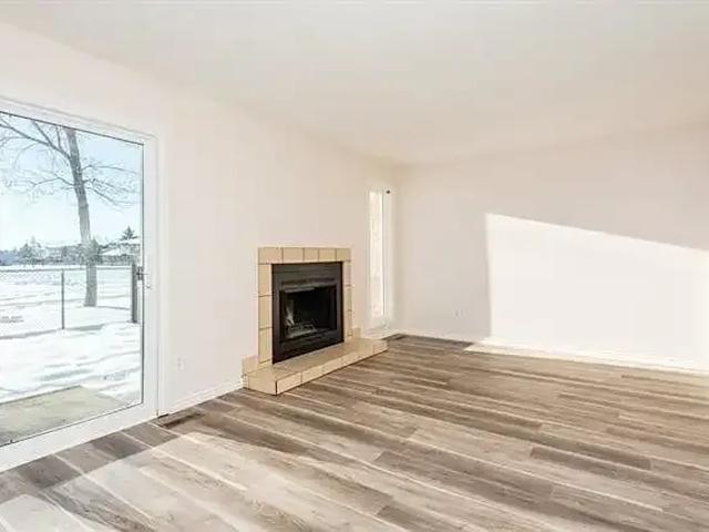 Townhouse 3 Bedroom For Rent Edmonton AB 1625 ES104711335