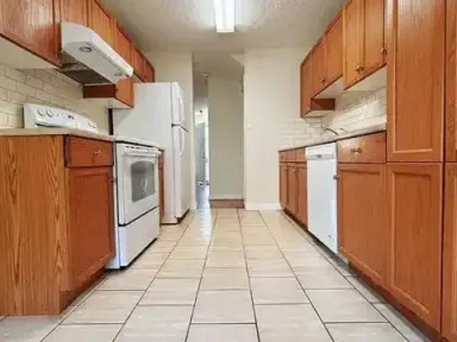 Townhouse 3 Bedroom For Rent Edmonton AB 1700 ES105110881